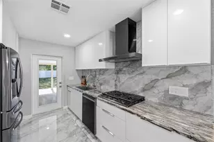 15549 Newport Rd, Clearwater, FL 33764 - Photo 11