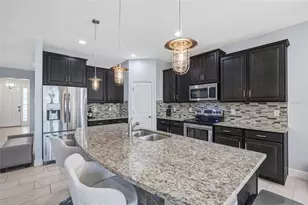 32876 Sand Creek Dr, Wesley Chapel, FL 33543 - Photo 13
