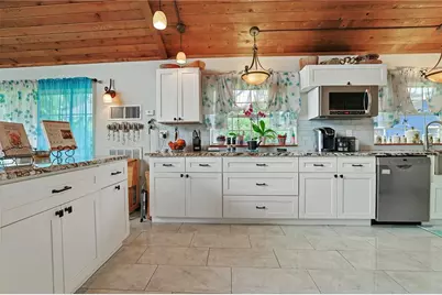 285 Lakeview Drive, Tarpon Springs, FL 34689 - Photo 9