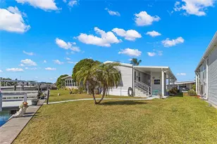 556 Mt Oak Ave NE, Saint Petersburg, FL 33702 - Photo 17
