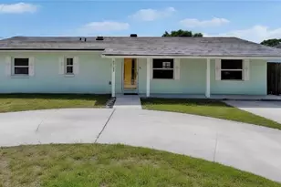 8702 Driftwood Dr, Tampa, FL 33615 - Photo 25