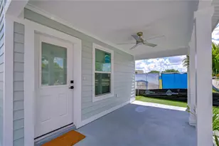 214 8th Ave Dr W, Bradenton, FL 34205 - Photo 5