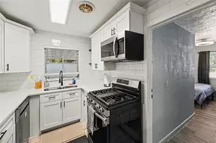 6251 12th Ave S, Gulfport, FL 33707 - Photo 9
