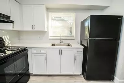 11314 N 52nd Street #B17, Tampa, FL 33617 - Photo 1