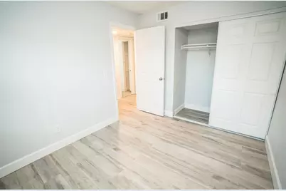 11314 N 52nd Street #B17, Tampa, FL 33617 - Photo 17
