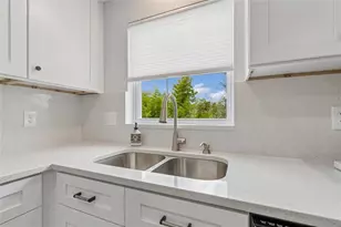 16018 Saddlestring Dr, Tampa, FL 33618 - Photo 21