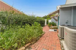 16018 Saddlestring Dr, Tampa, FL 33618 - Photo 5