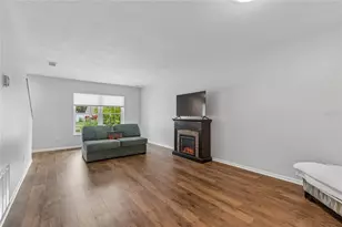 16018 Saddlestring Dr, Tampa, FL 33618 - Photo 17
