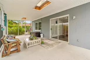 16018 Saddlestring Dr, Tampa, FL 33618 - Photo 9