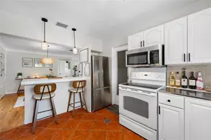 6219 Hampton Dr N, Saint Petersburg, FL 33710 - Photo 17
