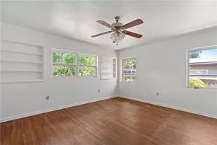 927 Parkwood Dr, Dunedin, FL 34698 - Photo 9