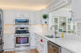 110 Sunset Dr S, Saint Petersburg, FL 33707 - Photo 17