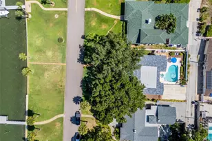 110 Sunset Dr S, Saint Petersburg, FL 33707 - Photo 45