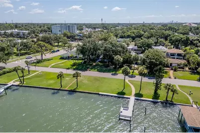 110 Sunset Drive S, Saint Petersburg, FL 33707 - Photo 9