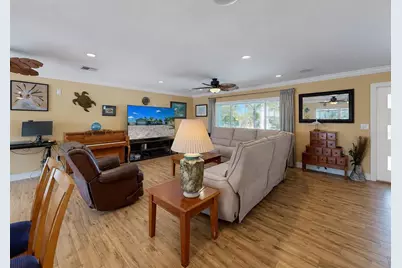 6301 Cottonwood Lane, Apollo Beach, FL 33572 - Photo 9