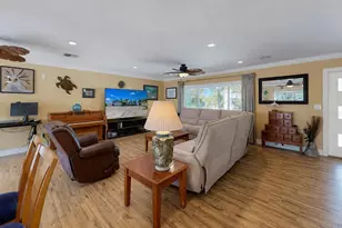 6301 Cottonwood Ln, Apollo Beach, FL 33572 - Photo 9