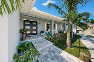 6301 Cottonwood Ln, Apollo Beach, FL 33572 - Photo 5