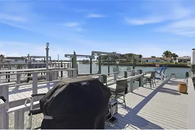573 Boca Ciega Point Boulevard N, Saint Petersburg, FL 33708 - Photo 35