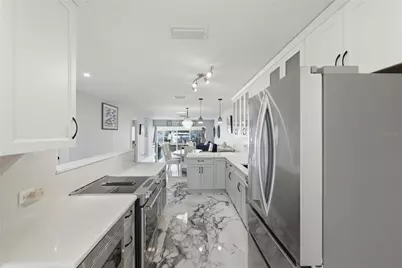 573 Boca Ciega Point Boulevard N, Saint Petersburg, FL 33708 - Photo 15