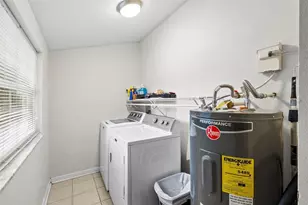 2016 E Powhatan Ave, Tampa, FL 33610 - Photo 29