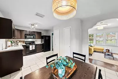 2016 E Powhatan Avenue, Tampa, FL 33610 - Photo 15