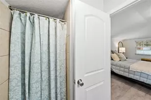 2016 E Powhatan Ave, Tampa, FL 33610 - Photo 21