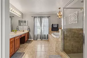12915 Carlington Ln, Riverview, FL 33579 - Photo 11