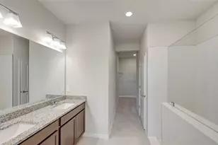2820 Marrakesh Ln, Sarasota, FL 34234 - Photo 15