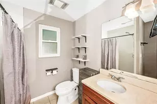 8020 Tierra Verde Dr, Tampa, FL 33617 - Photo 27