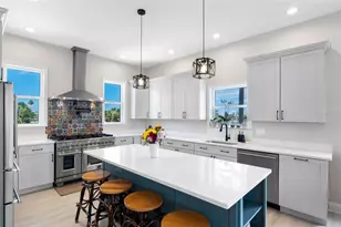 16025 Redington Dr, Redington Beach, FL 33708 - Photo 11