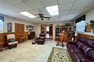 827 Strawberry Ln, Brandon, FL 33511 - Photo 21