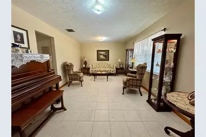 827 Strawberry Lane, Brandon, FL 33511 - Photo 5