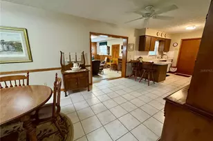 827 Strawberry Ln, Brandon, FL 33511 - Photo 9