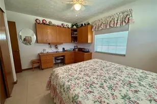 827 Strawberry Ln, Brandon, FL 33511 - Photo 33