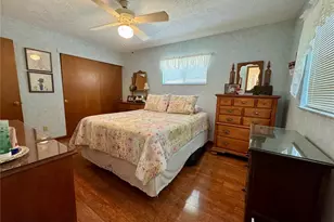 827 Strawberry Ln, Brandon, FL 33511 - Photo 23