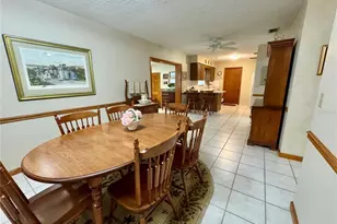 827 Strawberry Ln, Brandon, FL 33511 - Photo 7