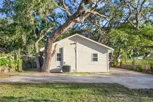 2116 E Ellicott St, Tampa, FL 33610 - Photo 23