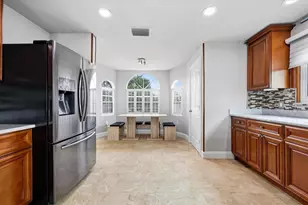 610 Island Way, Clearwater Beach, FL 33767 - Photo 5