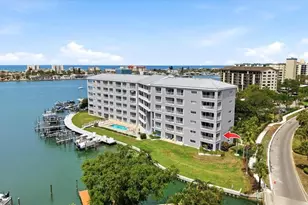 610 Island Way, Clearwater Beach, FL 33767 - Photo 3