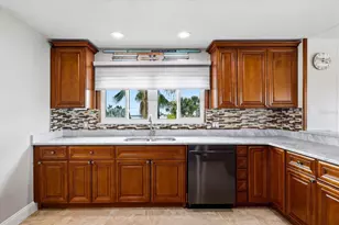 610 Island Way, Clearwater Beach, FL 33767 - Photo 7