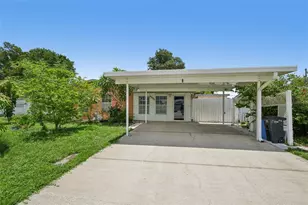9680 Park Lake Dr N, Pinellas Park, FL 33782 - Photo 1