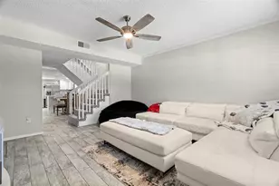 3323 Fox Hunt Dr, Palm Harbor, FL 34683 - Photo 5