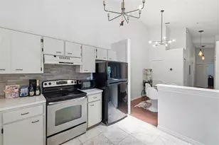 11844 Skylake Pl, Tampa, FL 33617 - Photo 9