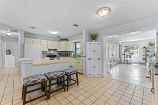 2833 56th Ln N, Saint Petersburg, FL 33710 - Photo 9