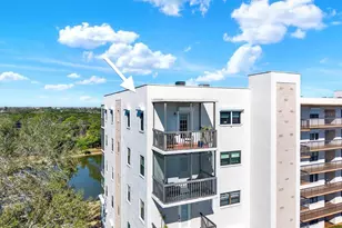 8186 Terrace Garden Dr N, Saint Petersburg, FL 33709 - Photo 1