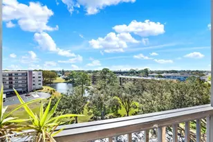 8186 Terrace Garden Dr N, Saint Petersburg, FL 33709 - Photo 13