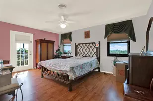 8186 Terrace Garden Dr N, Saint Petersburg, FL 33709 - Photo 23