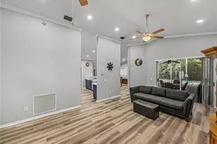 5137 New Brittany Ln, Zephyrhills, FL 33541 - Photo 9