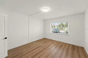 8151 Blind Pass Rd, Saint Petersburg, FL 33706 - Photo 21