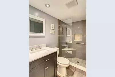 4780 Cove Circle #101, Saint Petersburg, FL 33708 - Photo 9